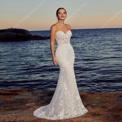 Luxurious Vintage Lace Appliques Wedding Dresses Elegant Modern Backless Sweep Train Bridal Gowns Sexy Sleeveless Mermaid 2024